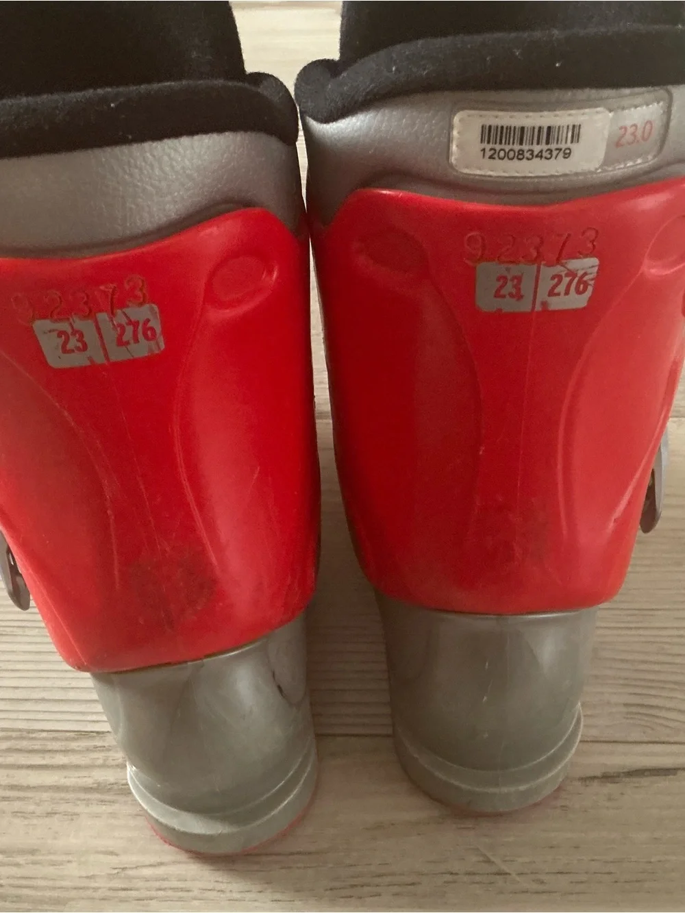 Salomon T3 children kids Red and Silver Alpine Ski Boot size 23